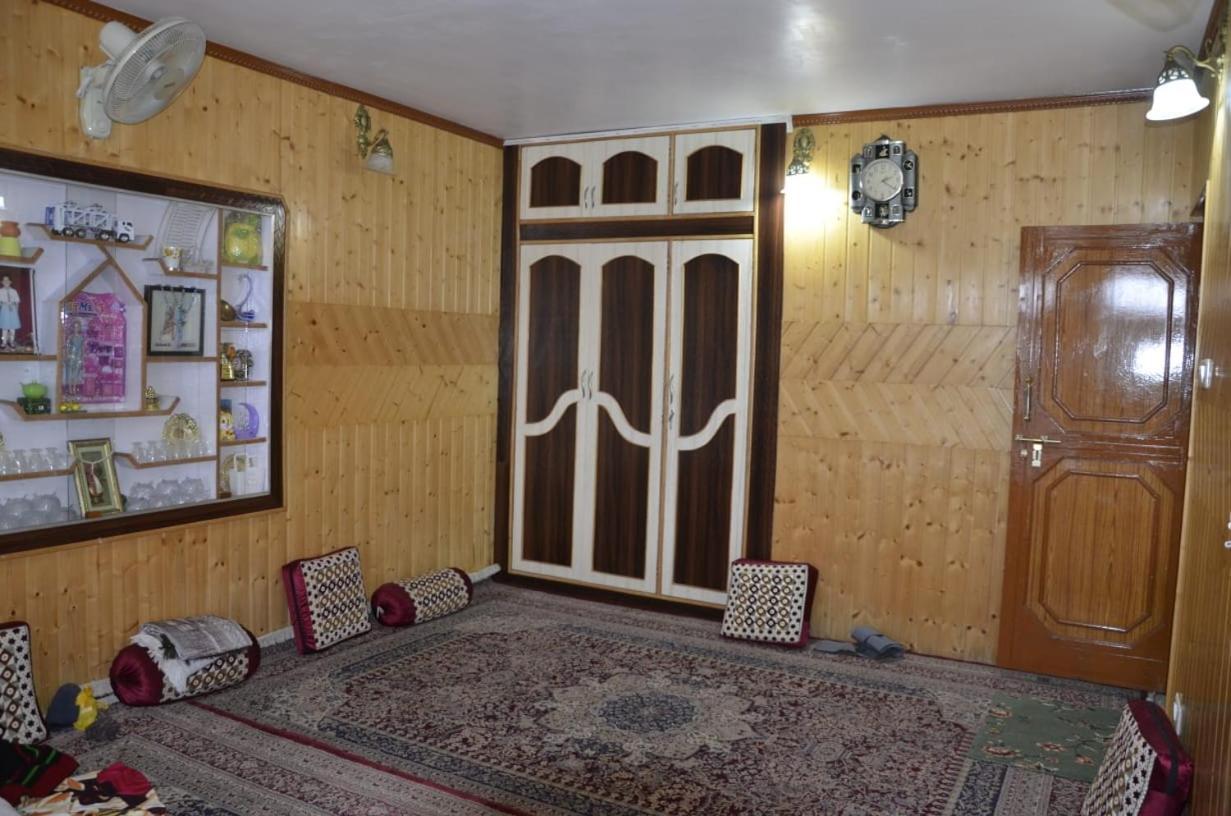 Bed and Breakfast Mir Manzil Srīnagar Exterior foto