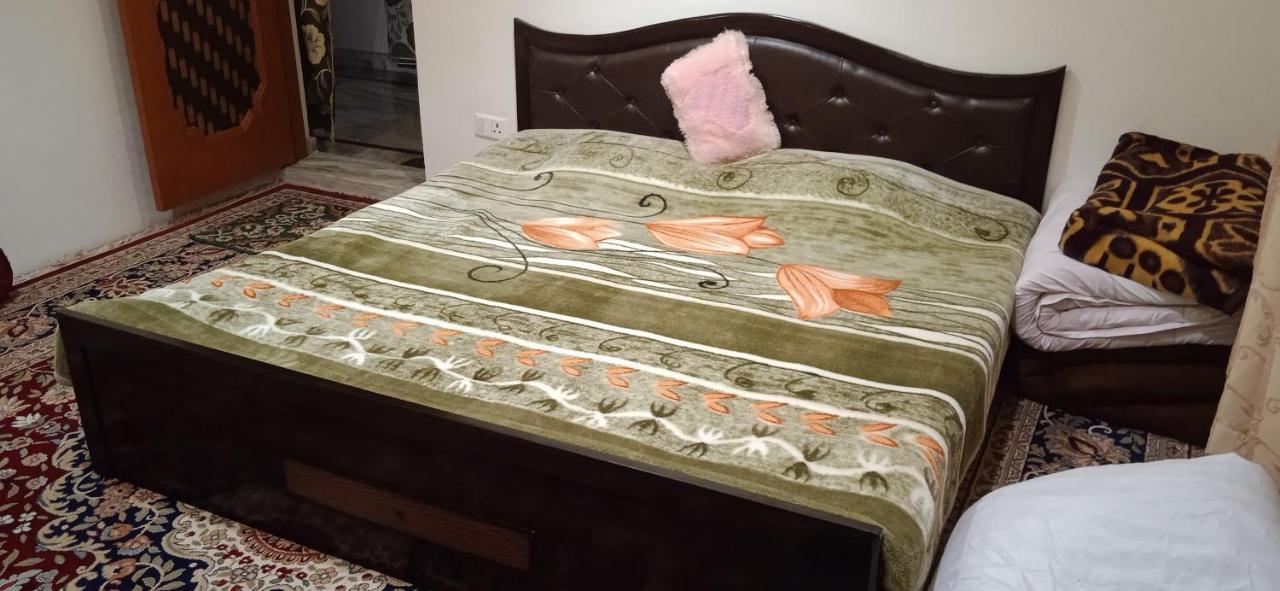 Bed and Breakfast Mir Manzil Srīnagar Exterior foto