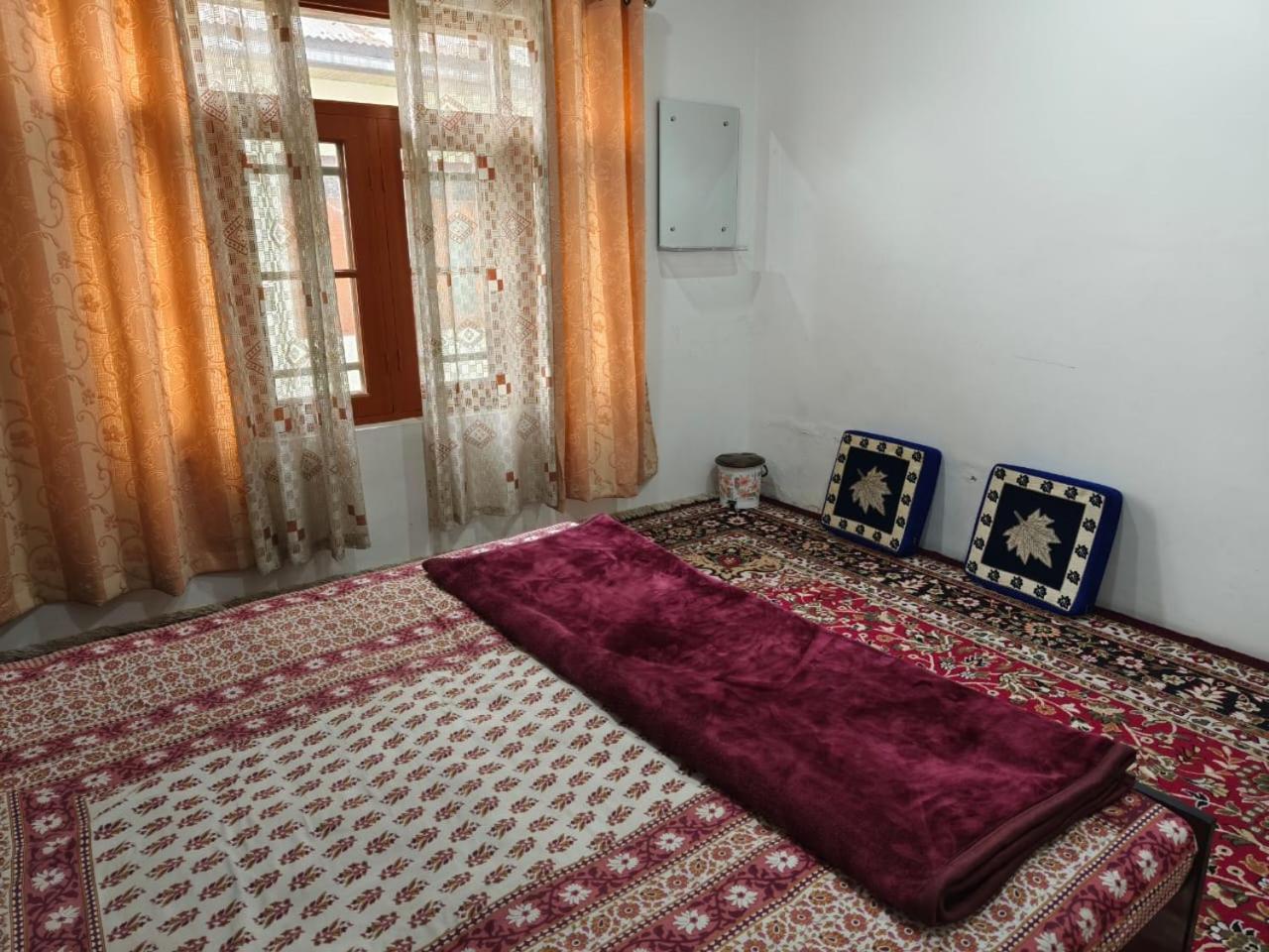 Bed and Breakfast Mir Manzil Srīnagar Exterior foto